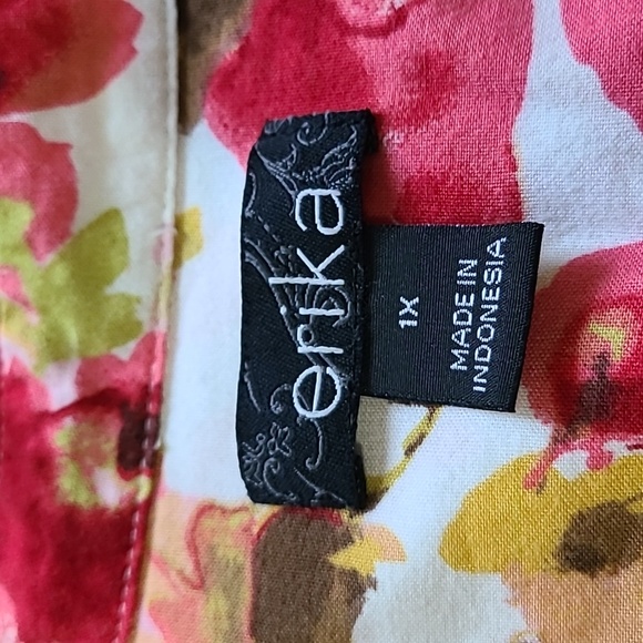 ERIKA, PLUS SIZE WOMEN'S SHORT SLEEVE TOP - Picture 6 of 6